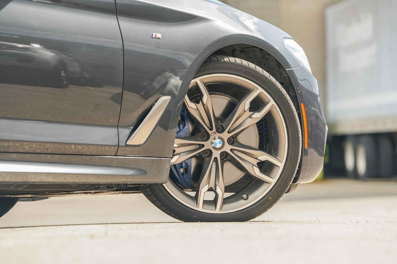 2018 BMW 5 Series M550i xDrive Photo