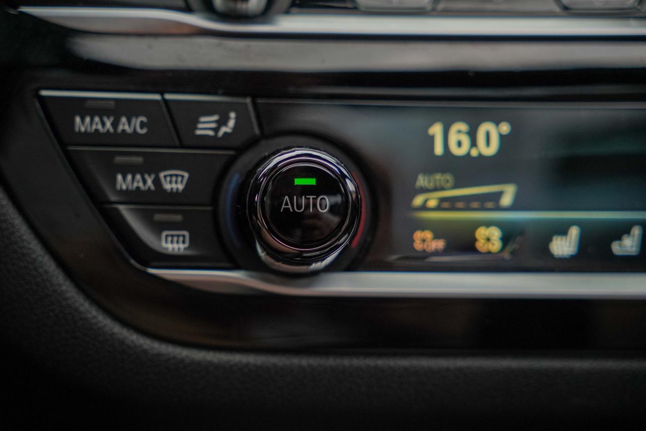 2018 BMW 5 Series M550i xDrive Photo