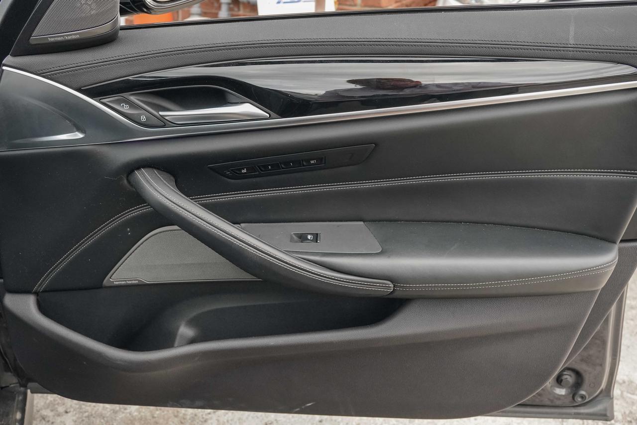2018 BMW 5 Series M550i xDrive Photo