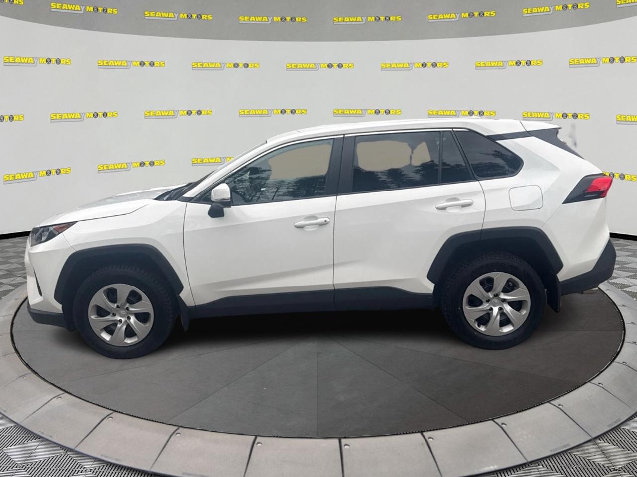 2024 Toyota RAV4 LE Photo