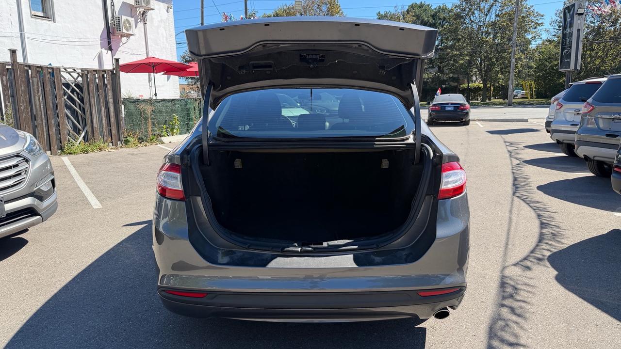 2013 Ford Fusion SE Photo