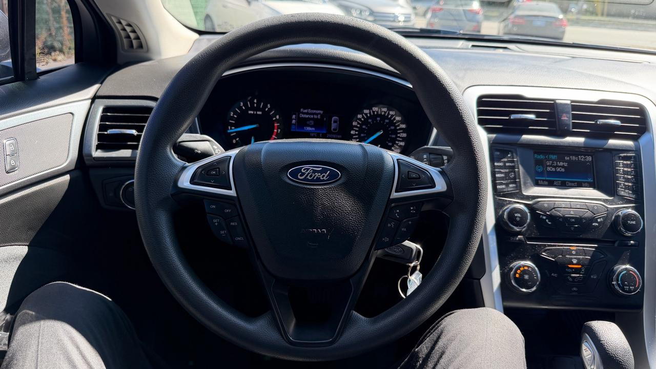 2013 Ford Fusion SE Photo