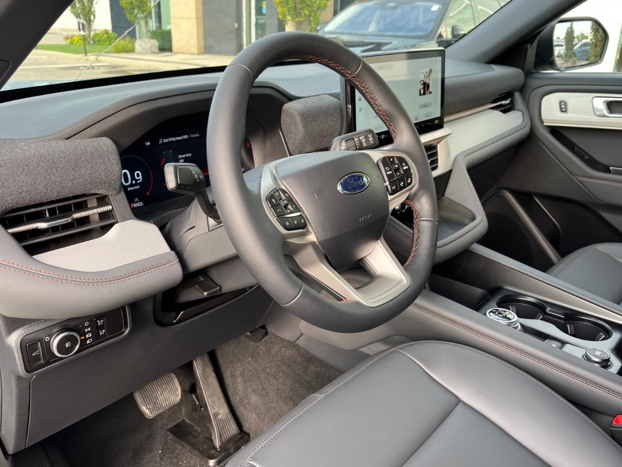 2027 Ford Explorer Active w/200A Pkg 4WD Photo