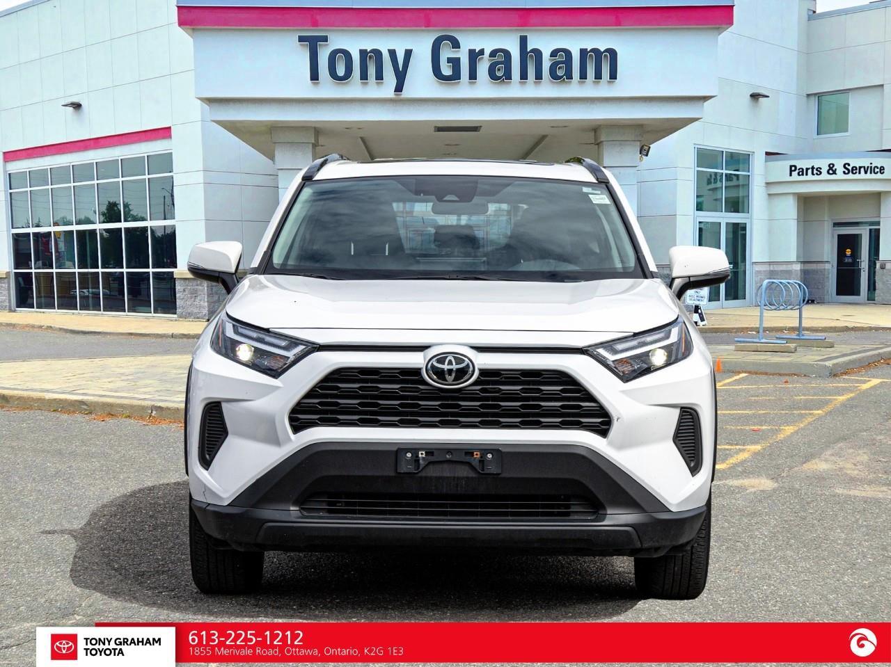 2025 Toyota RAV4 XLE Photo5