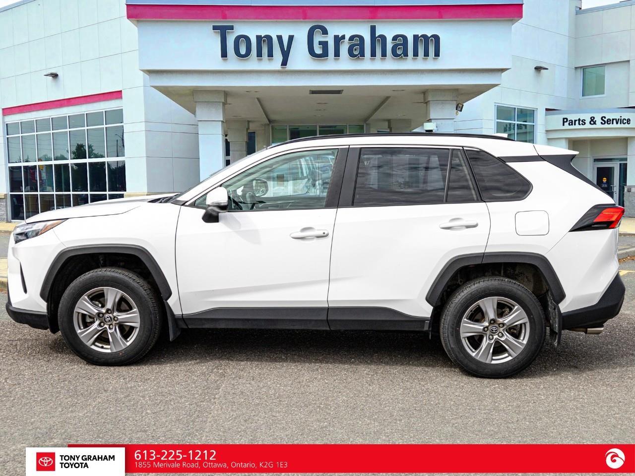 2025 Toyota RAV4 XLE Photo3