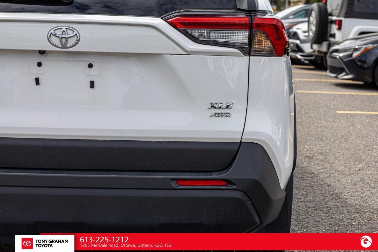 2025 Toyota RAV4 XLE Photo