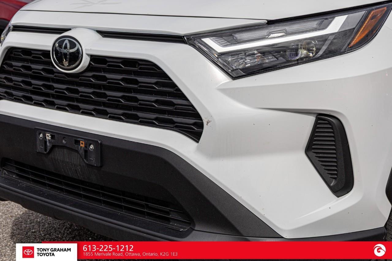 2025 Toyota RAV4 XLE Photo