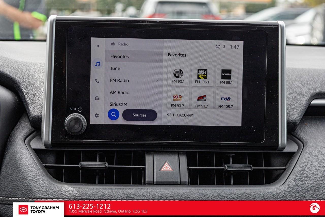2025 Toyota RAV4 XLE Photo