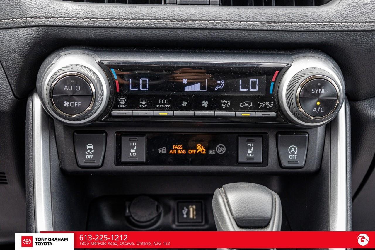 2025 Toyota RAV4 XLE Photo