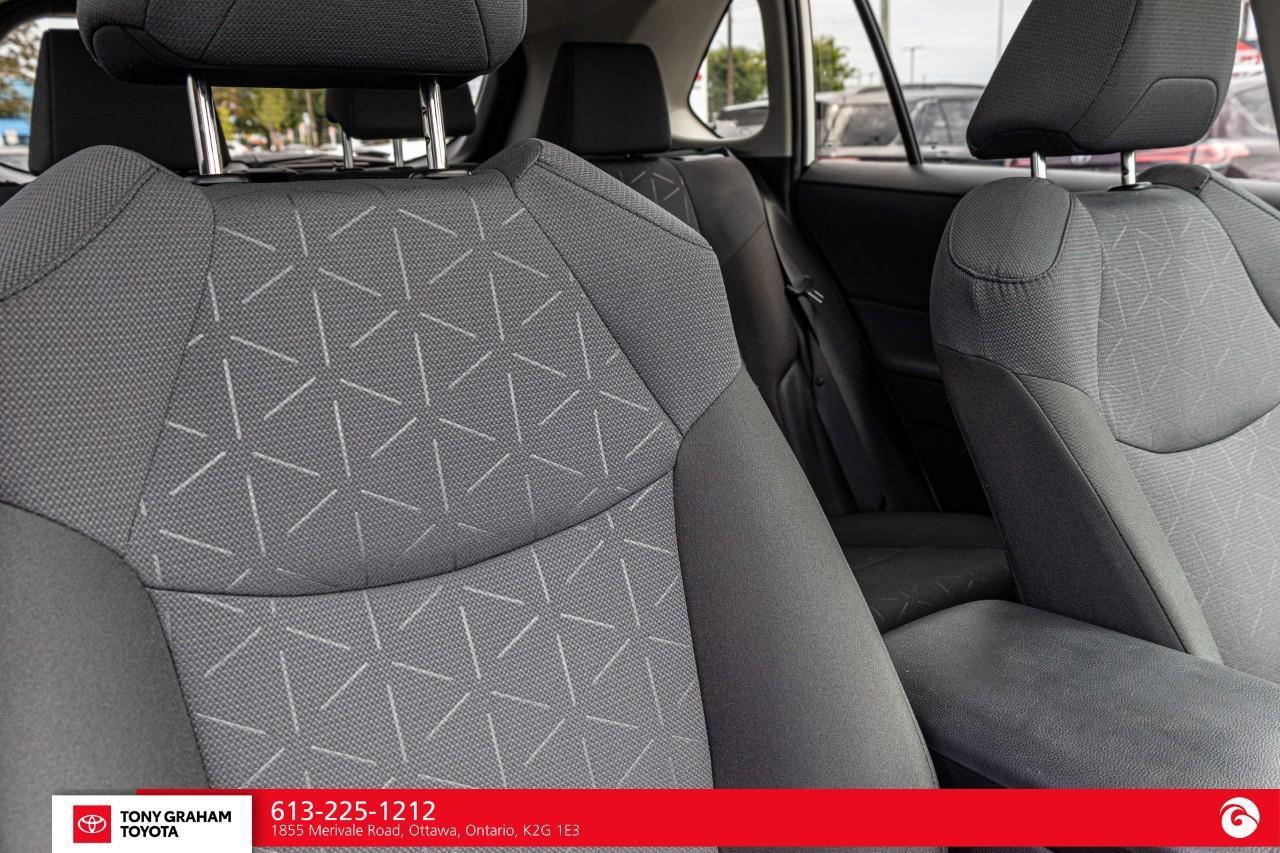 2025 Toyota RAV4 XLE Photo