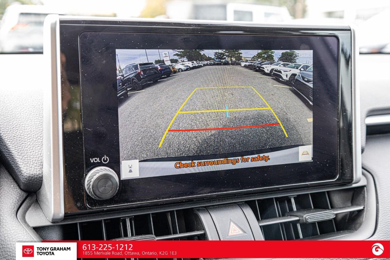 2025 Toyota RAV4 XLE Photo