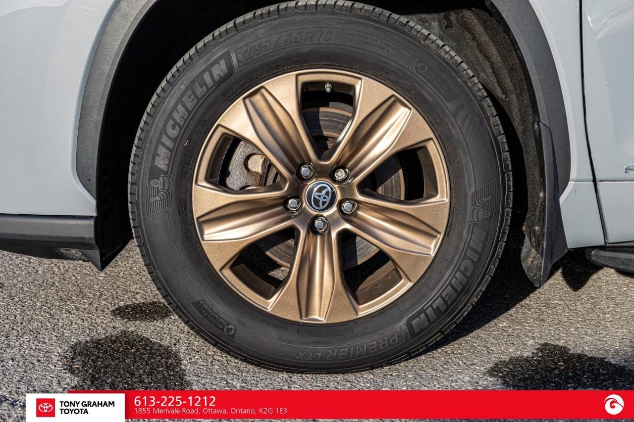 2022 Toyota Highlander HYBRID XLE Photo