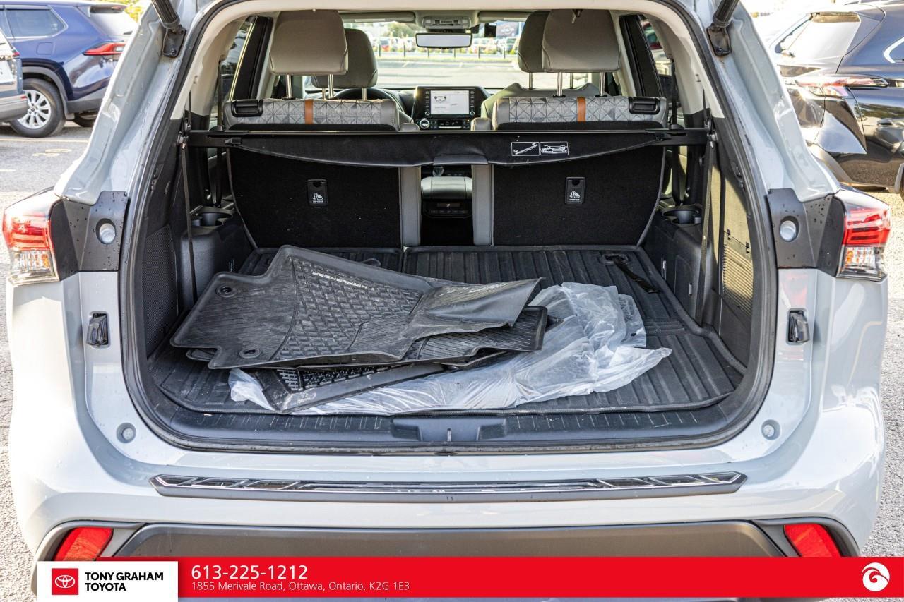 2022 Toyota Highlander HYBRID XLE Photo