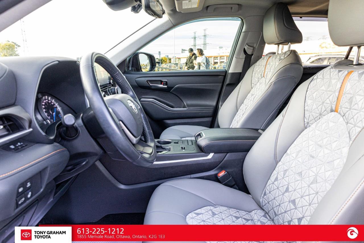 2022 Toyota Highlander HYBRID XLE Photo