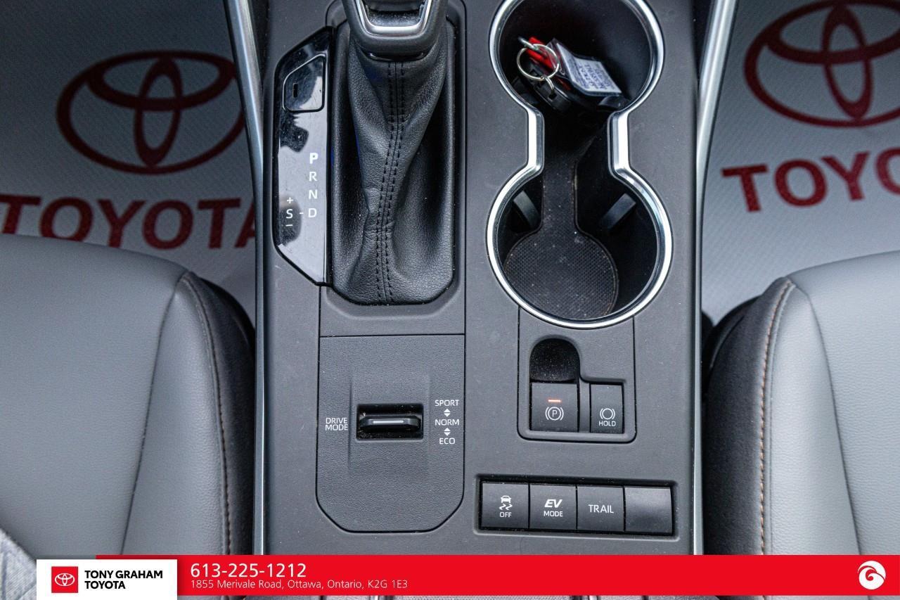 2022 Toyota Highlander HYBRID XLE Photo