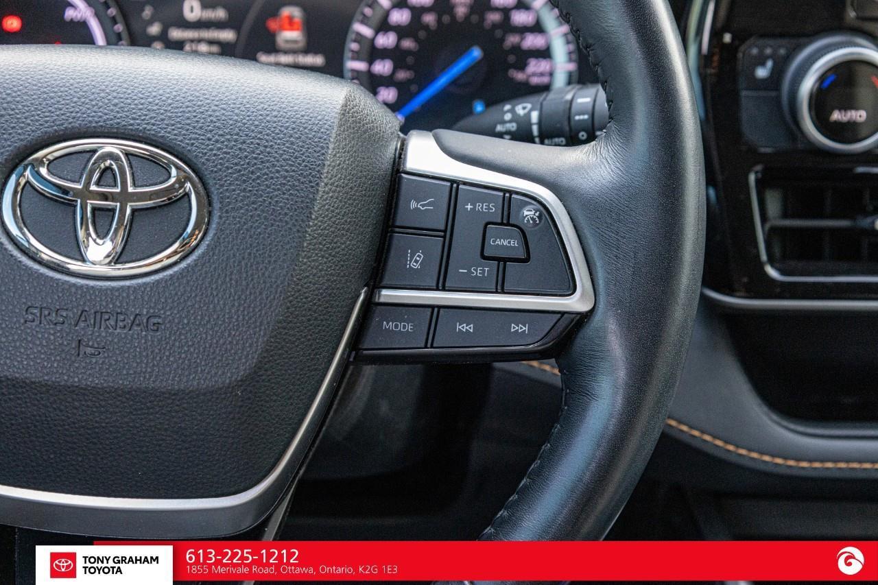2022 Toyota Highlander HYBRID XLE Photo