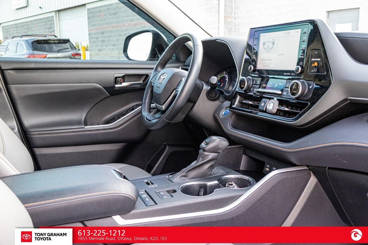 2022 Toyota Highlander HYBRID XLE Photo