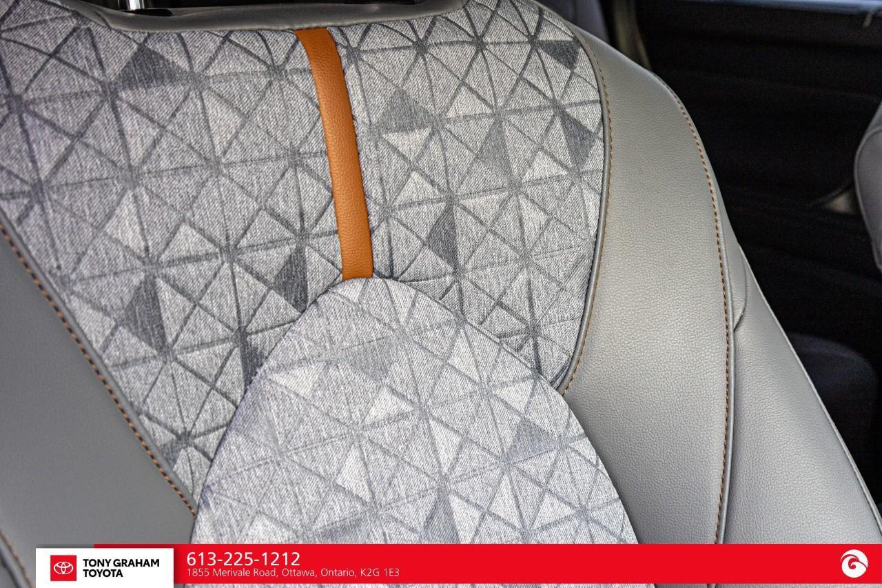2022 Toyota Highlander HYBRID XLE Photo