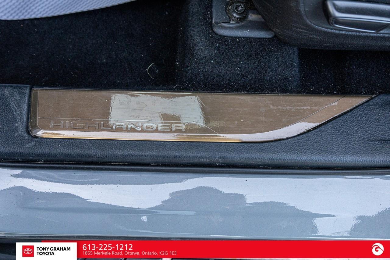2022 Toyota Highlander HYBRID XLE Photo