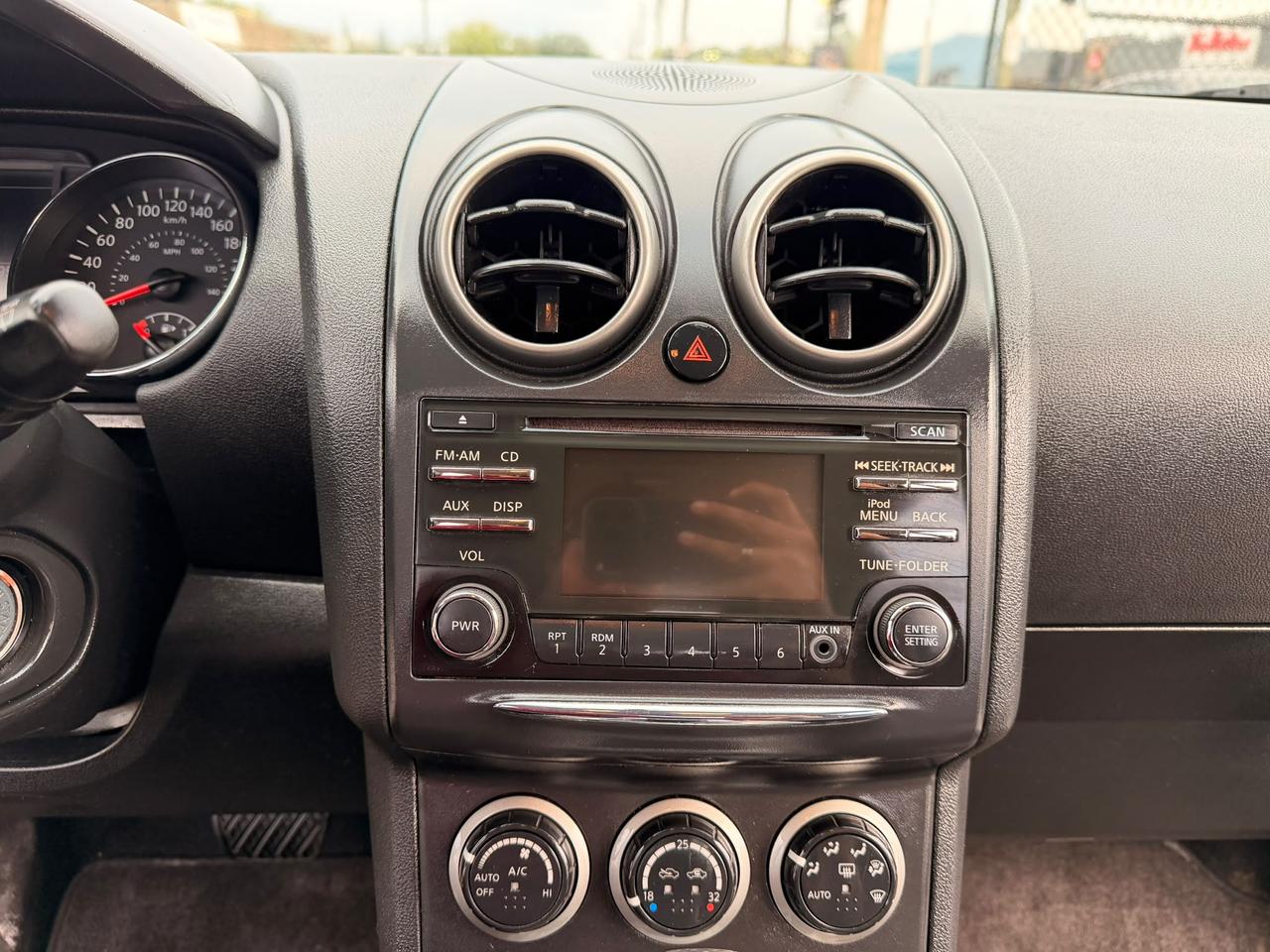 2013 Nissan Rogue SV Photo