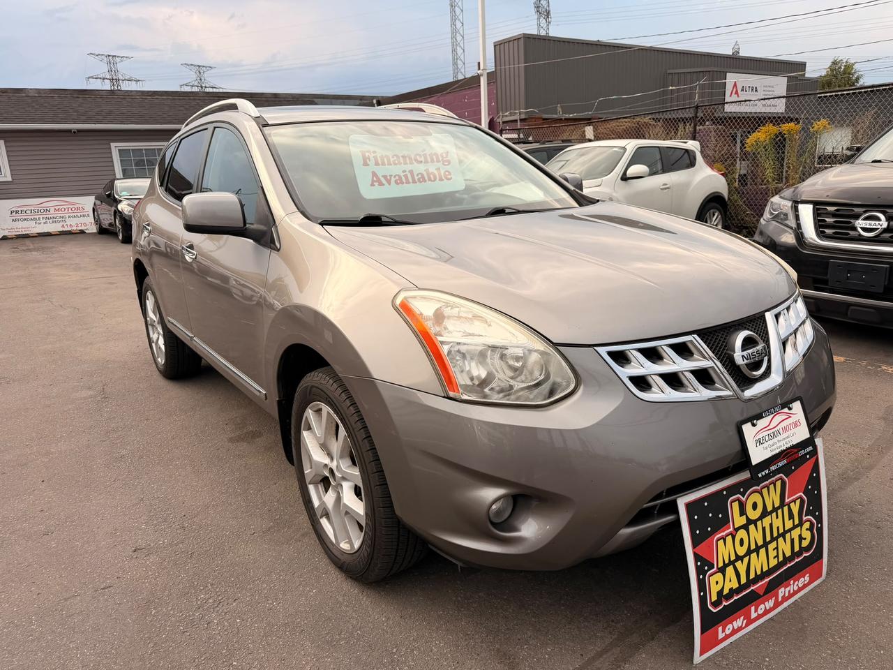 2013 Nissan Rogue SV Photo