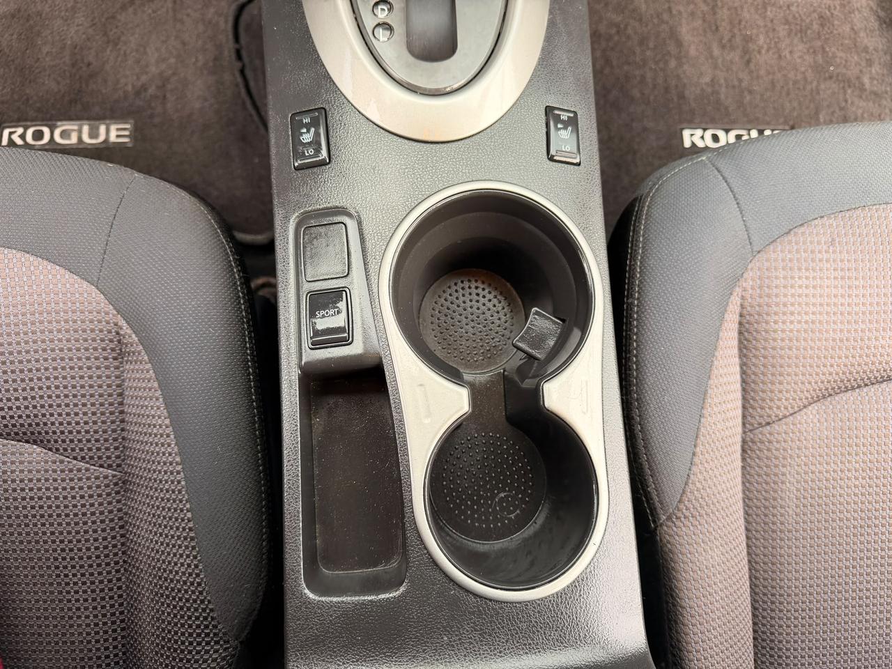 2013 Nissan Rogue SV Photo