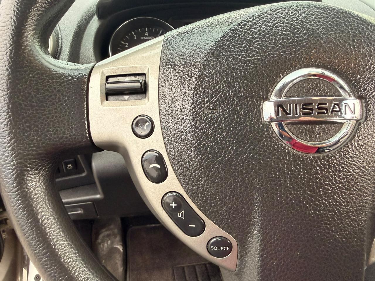 2013 Nissan Rogue SV Photo