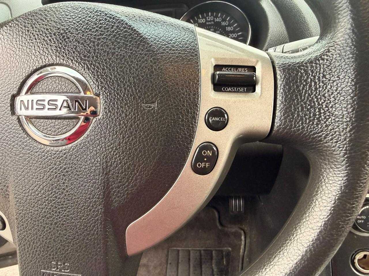 2013 Nissan Rogue SV Photo