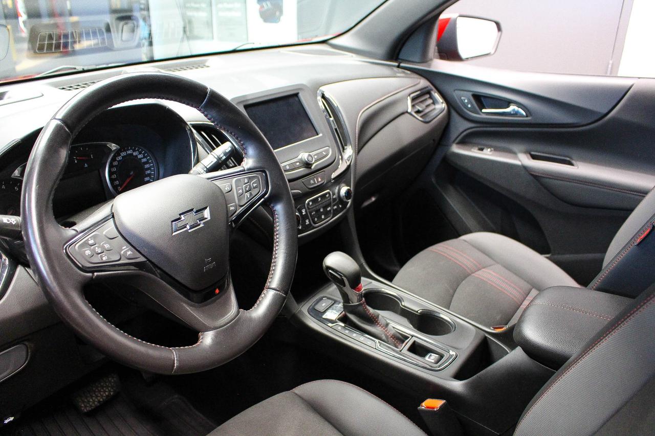2022 Chevrolet Equinox RS HEATED SEATS - LEATHERETTE SEATS - POWER LIFTGATE Photo