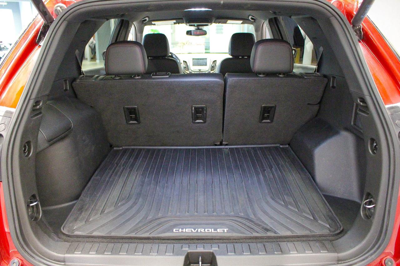 2022 Chevrolet Equinox RS HEATED SEATS - LEATHERETTE SEATS - POWER LIFTGATE Photo