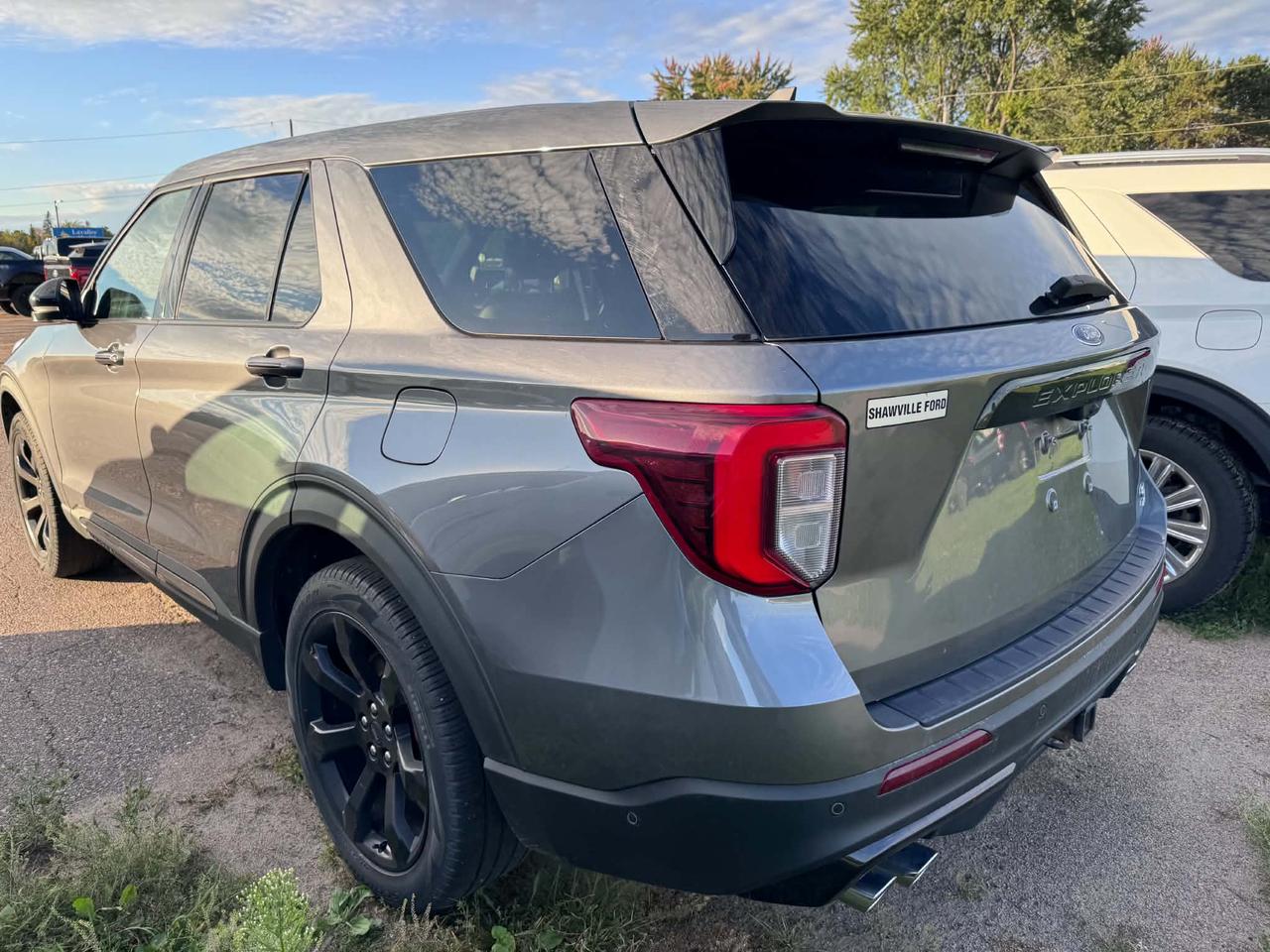 2022 Ford Explorer ST Photo5
