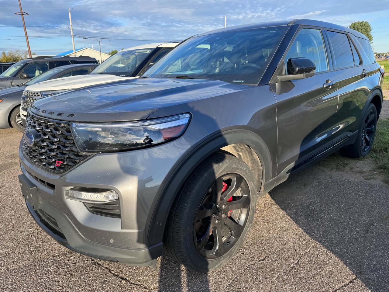 2022 Ford Explorer ST Photo5