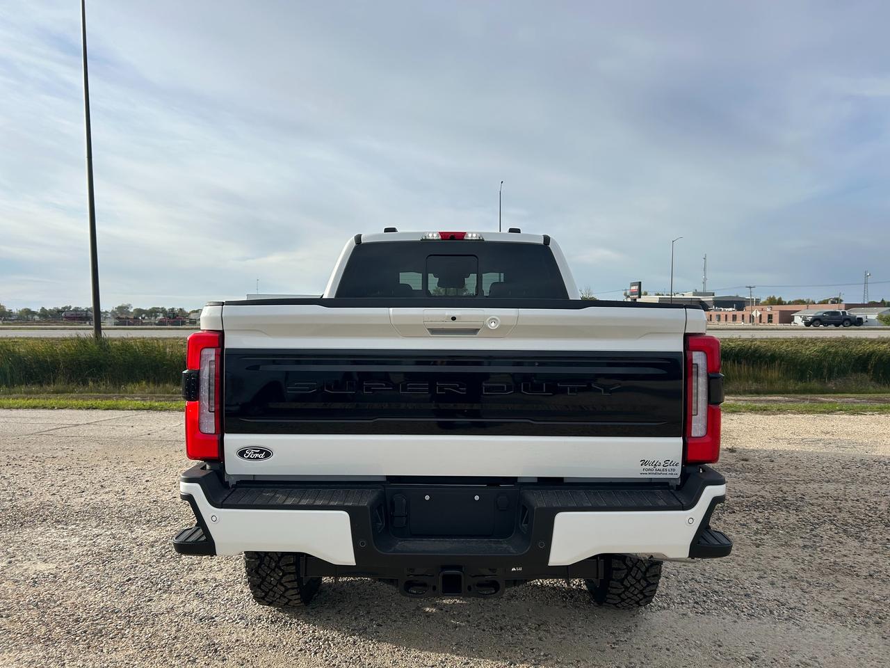 2027 Ford F-250 Super Duty SRW PLATINUM 4WD Crew Cab 6.75' Box 703A Photo4