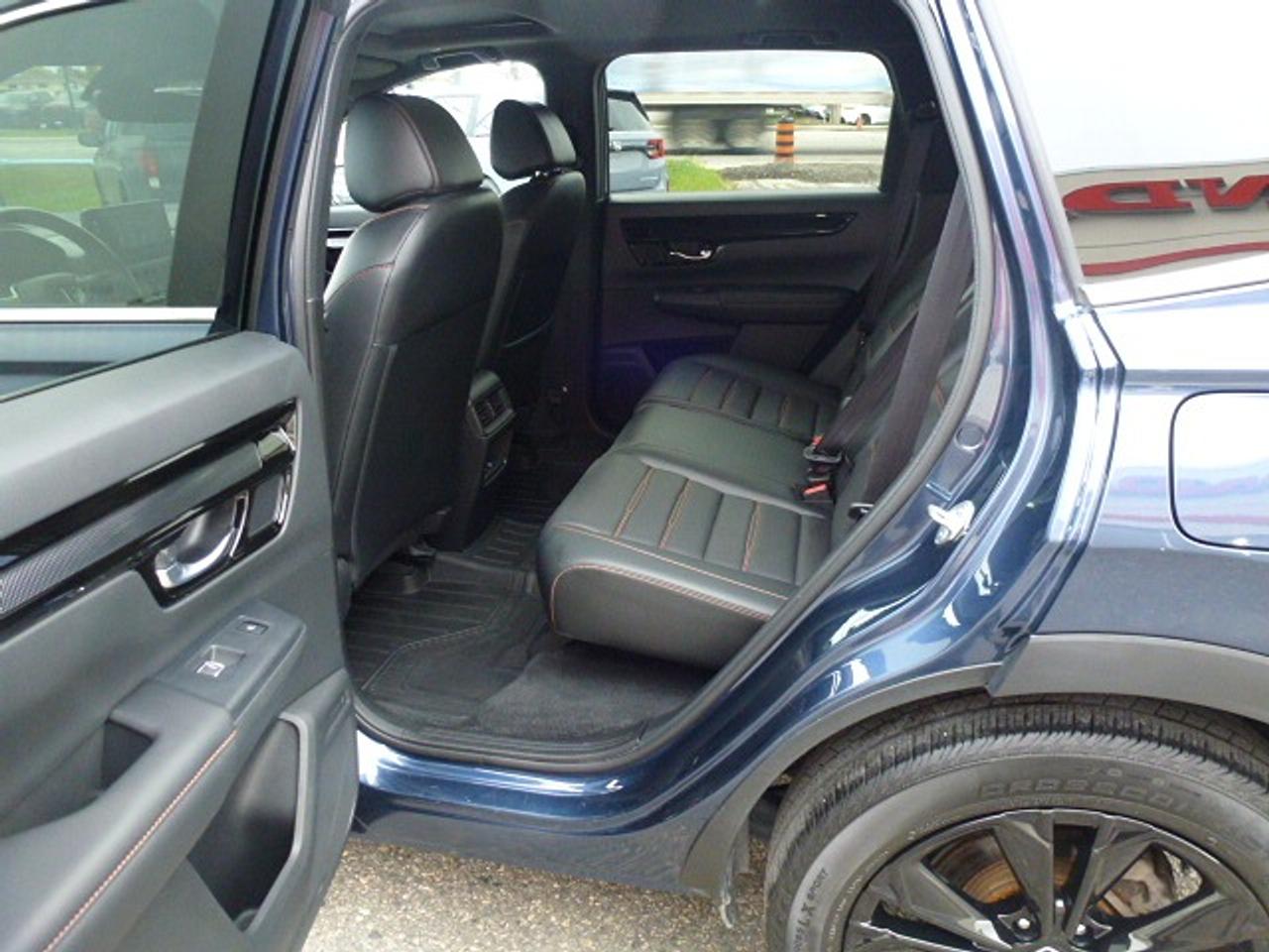 2023 Honda CR-V Hybrid Touring Photo