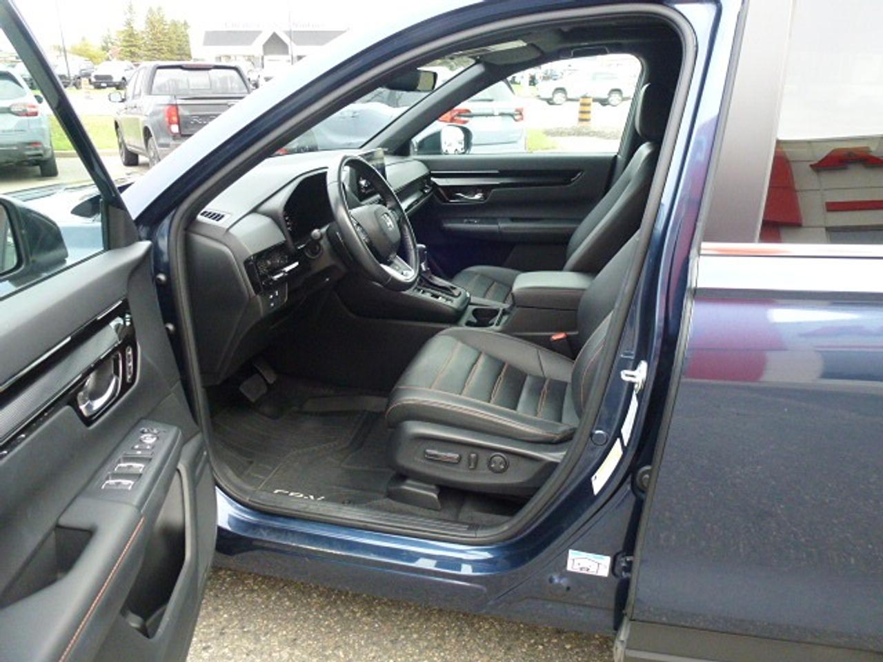 2023 Honda CR-V Hybrid Touring Photo