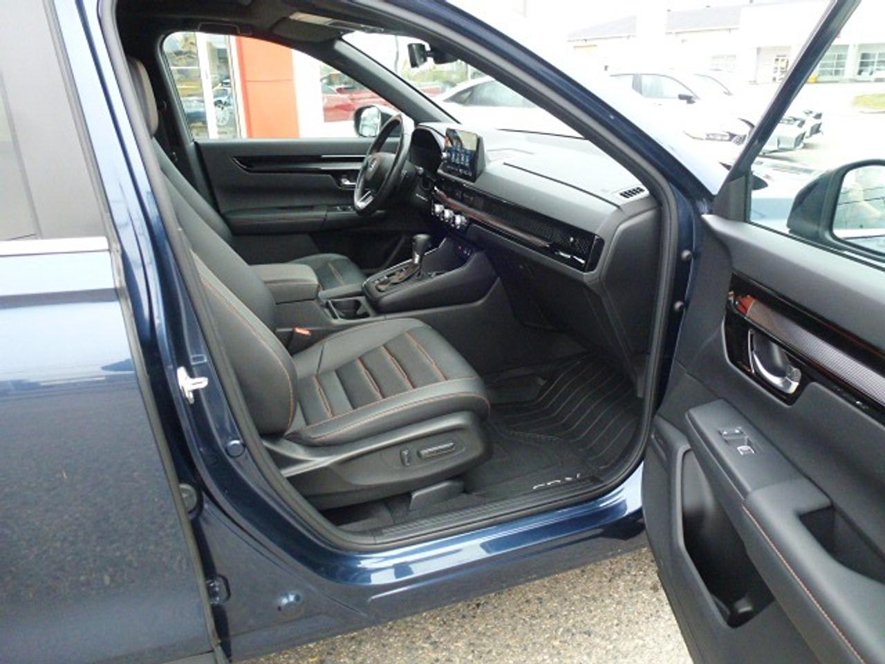 2023 Honda CR-V Hybrid Touring Photo