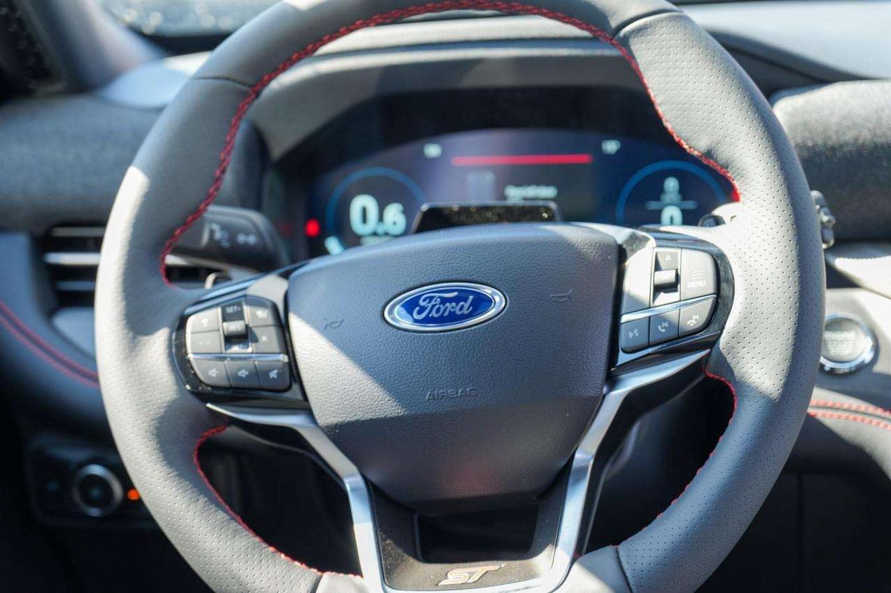2026 Ford Explorer ST 4WD 3.0L 7 PASSENGER PANO ROOF Photo