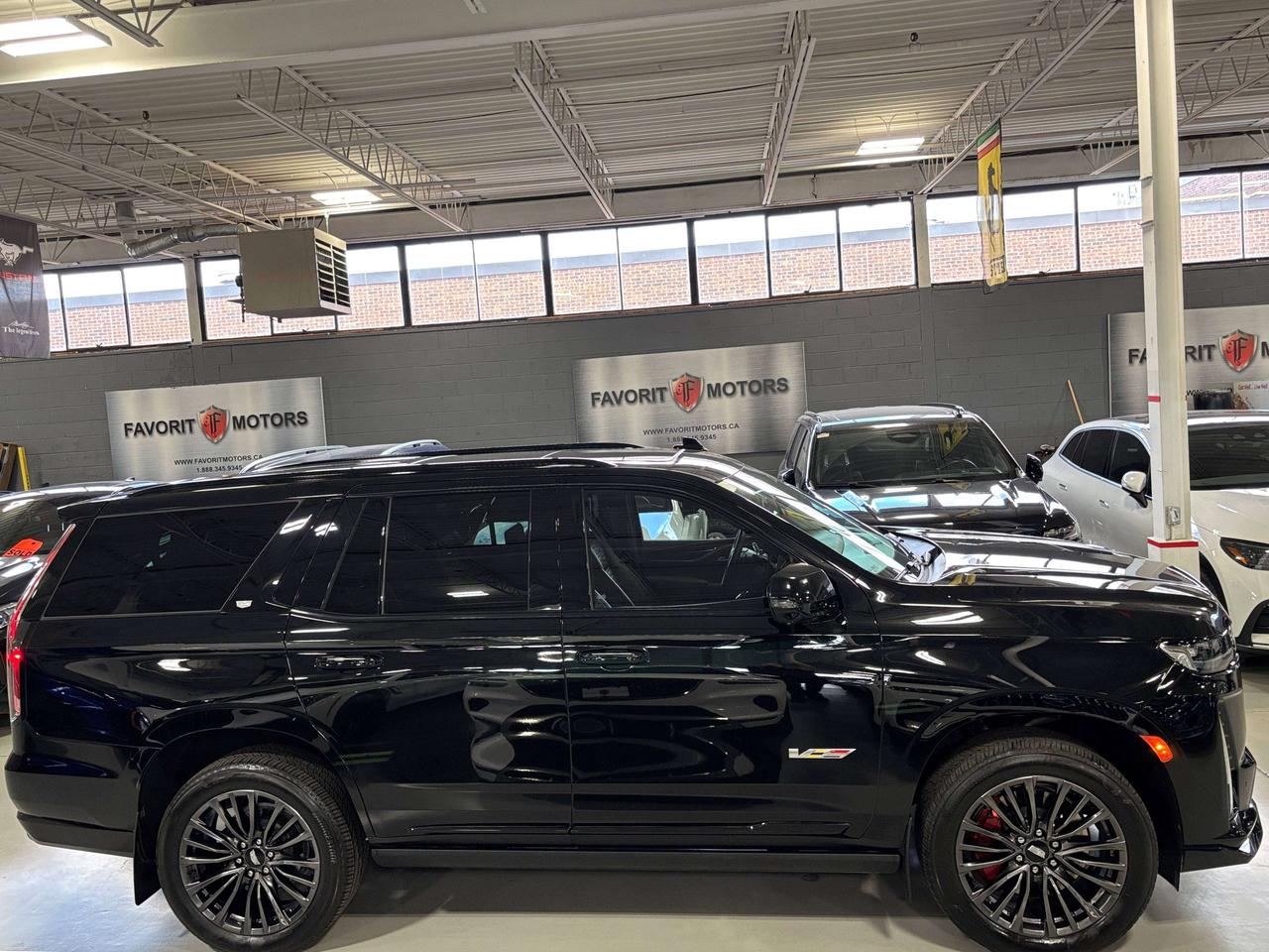 2024 Cadillac Escalade V-Series|AWD|NO LUX TAX|682HP|V8SUPERCHARGED|LT4|+ Photo