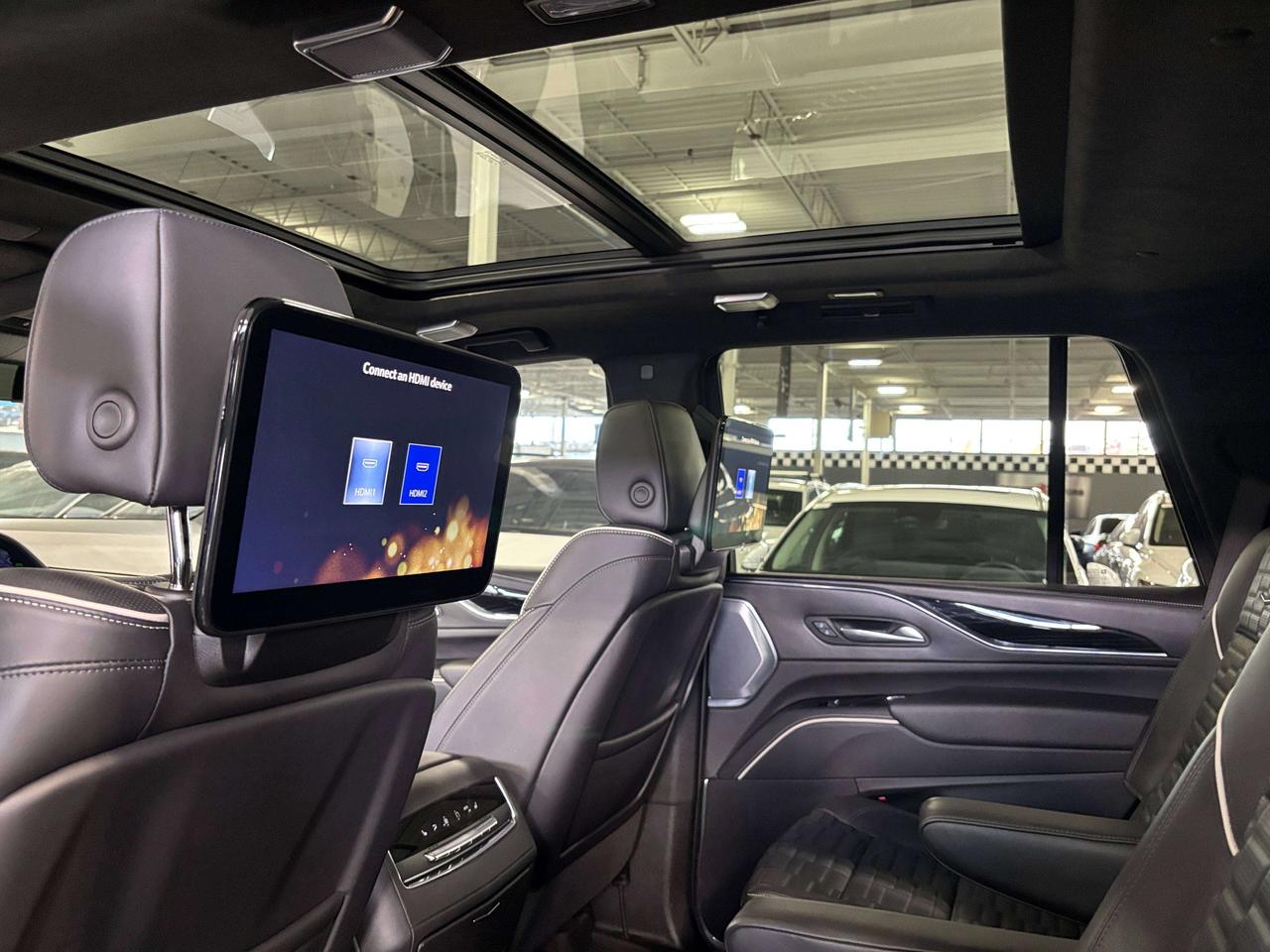 2024 Cadillac Escalade V-Series|AWD|NO LUX TAX|682HP|V8SUPERCHARGED|LT4|+ Photo