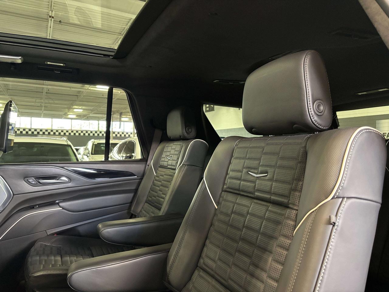 2024 Cadillac Escalade V-Series|AWD|NO LUX TAX|682HP|V8SUPERCHARGED|LT4|+ Photo