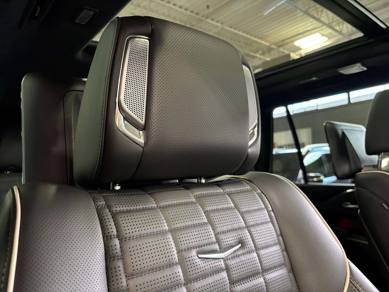 2024 Cadillac Escalade V-Series|AWD|NO LUX TAX|682HP|V8SUPERCHARGED|LT4|+ Photo