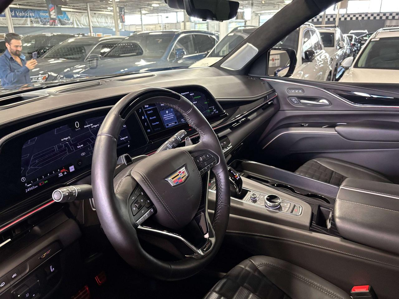 2024 Cadillac Escalade V-Series|AWD|NO LUX TAX|682HP|V8SUPERCHARGED|LT4|+ Photo