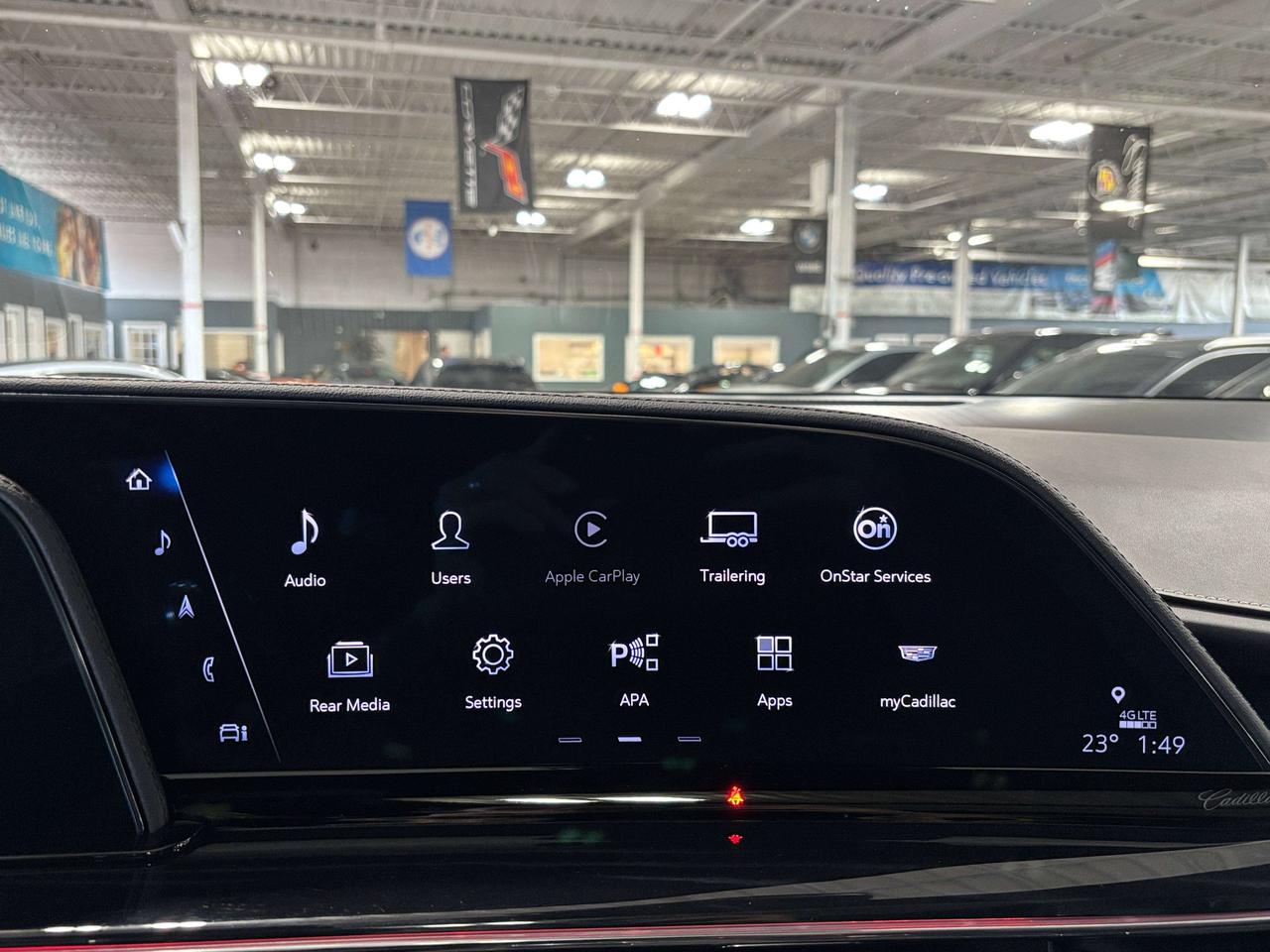 2024 Cadillac Escalade V-Series|AWD|NO LUX TAX|682HP|V8SUPERCHARGED|LT4|+ Photo
