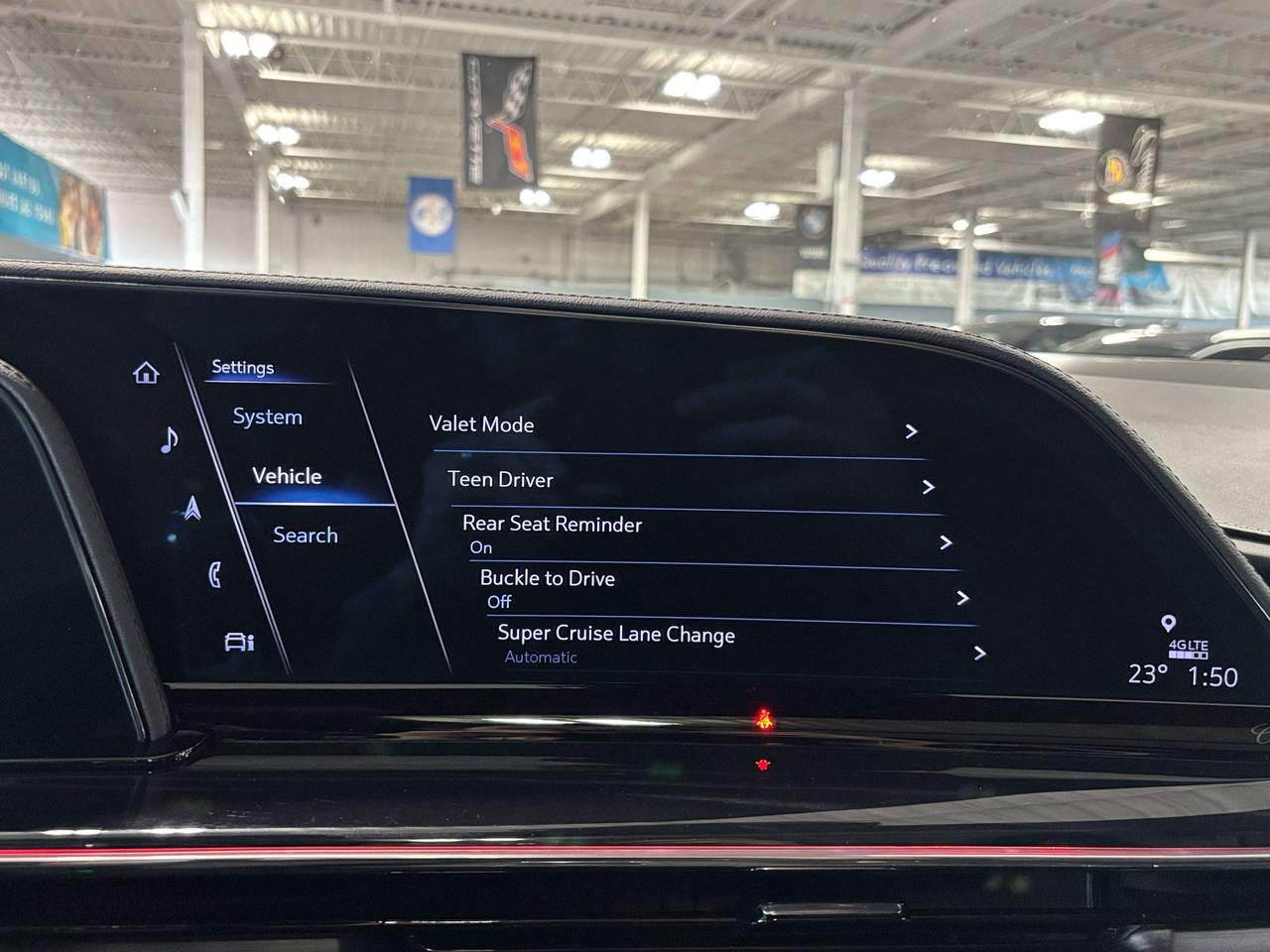 2024 Cadillac Escalade V-Series|AWD|NO LUX TAX|682HP|V8SUPERCHARGED|LT4|+ Photo