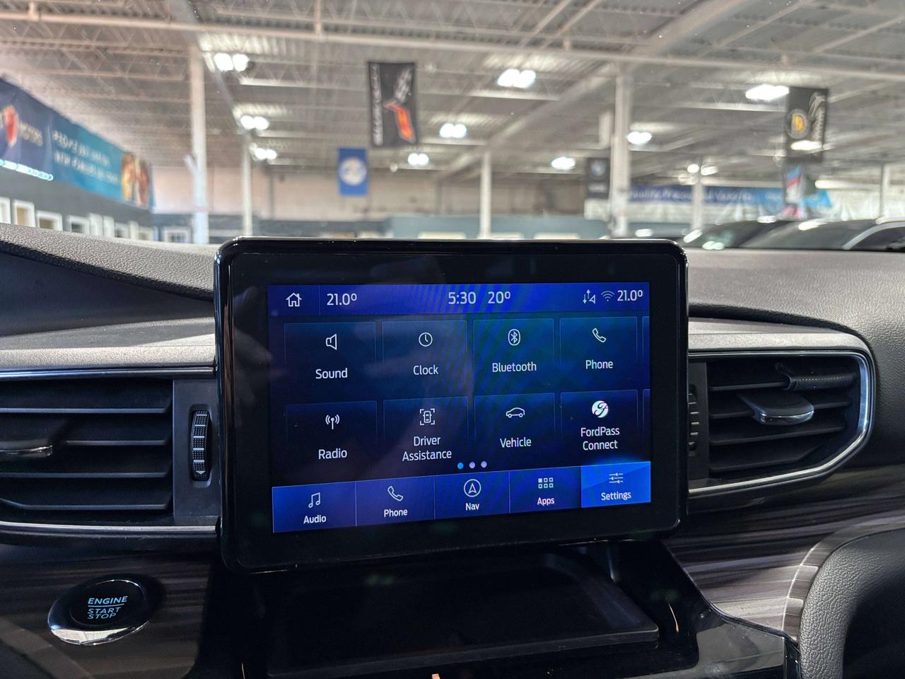 2022 Ford Explorer Limited|4WD|NAV|WOOD|LEATHER|PANOROOF|360CAM|7PASS Photo