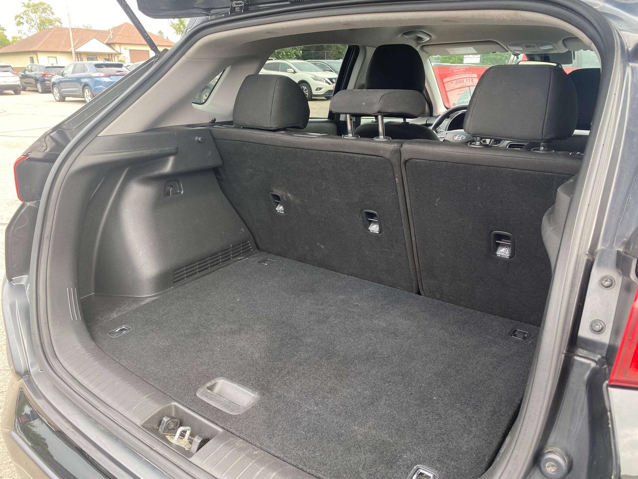 2018 Hyundai KONA TREND, 1.6T, CLEAN CARFAX, AWD, HEATED SEATS! Photo