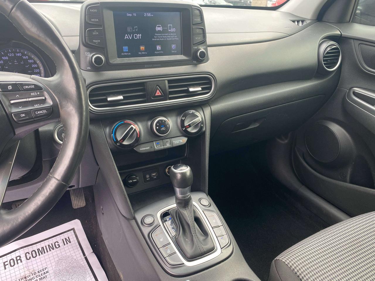 2018 Hyundai KONA TREND, 1.6T, CLEAN CARFAX, AWD, HEATED SEATS! - Photo #18