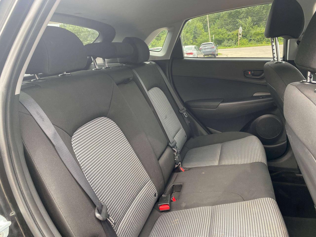 2018 Hyundai KONA TREND, 1.6T, CLEAN CARFAX, AWD, HEATED SEATS! - Photo #23