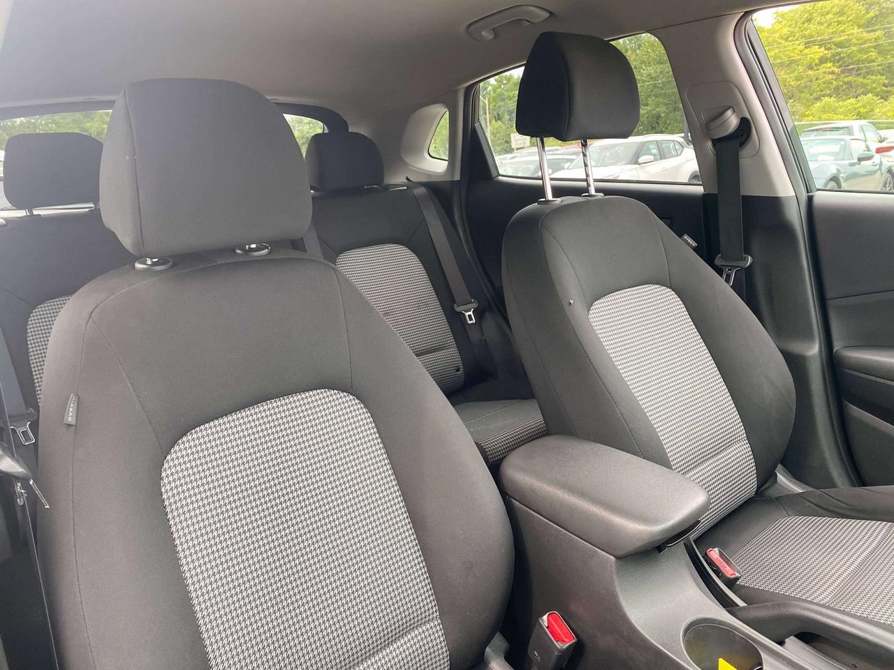 2018 Hyundai KONA TREND, 1.6T, CLEAN CARFAX, AWD, HEATED SEATS! - Photo #26