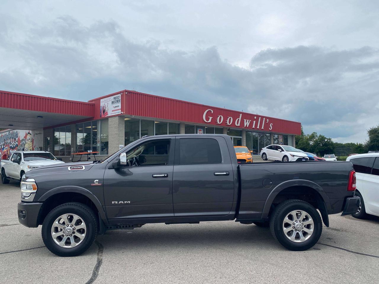 2022 RAM 2500 LARAMIE, CLEAN CARFAX, REMOTE START, LEATHER! - Photo #5